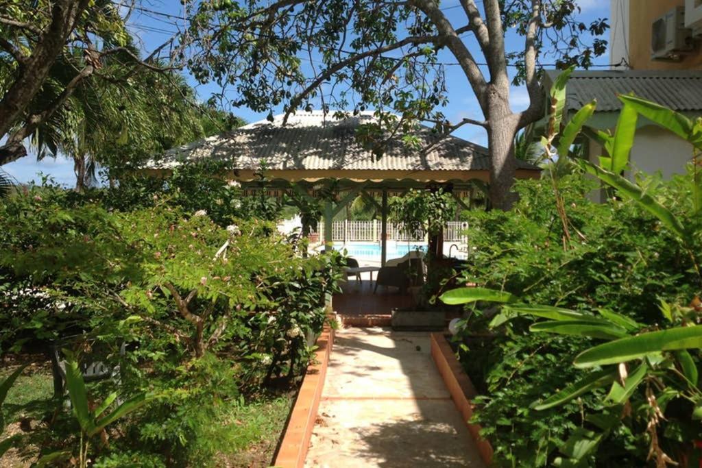 Le Domaine De Boisvin Villa Sainte-Anne  Ngoại thất bức ảnh